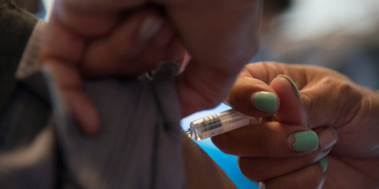 ¿Dónde darse la vacuna antigripal en Brown?