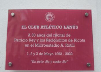 El club Lanús homenajeó a Los Redondos, a 30 años de los recitales en el microestadio