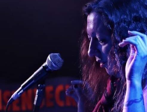Adrogué: Victoria Morán llega la peña de los viernes