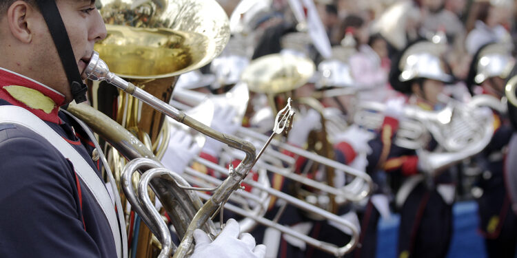 Almirante Brown celebra el 212º aniversario de la Revolución de Mayo