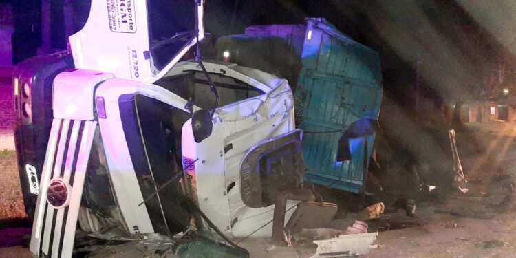 Vuelco y milagro con un camión en Longchamps