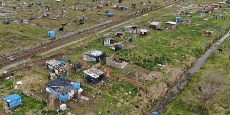 Toma de Guernica: construirán 160 viviendas para quienes desocuparon los terrenos