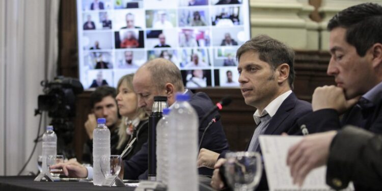 Kicillof sumó 10% para llevar a 60% el aumento a docentes, médicos y judiciales