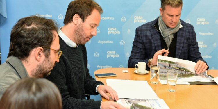 Temperley: Provincia entregó terrenos para construir casi 1000 viviendas del ProCreAr