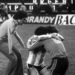 Solano: un detenido por el robo al hombre sin brazos de la foto del «abrazo del alma» del Mundial ’78
