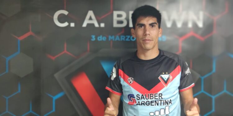 Brown ya abrochó tres refuerzos pero se fueron Sproat y Joel Martínez