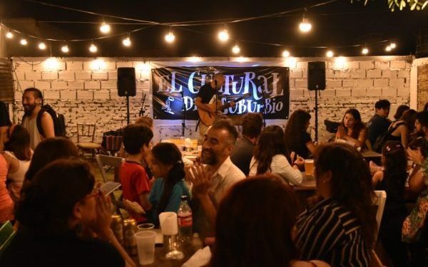 «Peña Soberana» en Longchamps, con artistas invitados y buffet popular