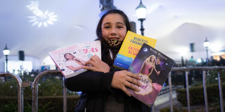 ¿Qué libros compraron los visitantes de la Feria Internacional del Libro de Almirante Brown?