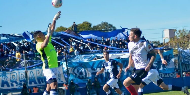 Claypole le ganó a Sanma en Burzaco y lo hundió en zona de descenso