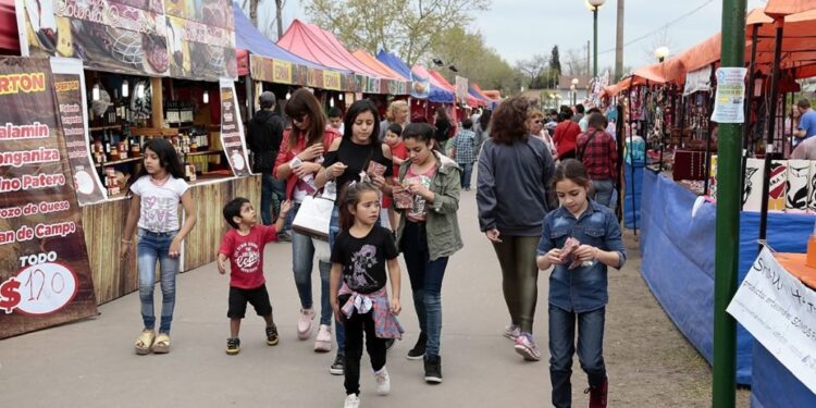 «Cielo abierto» en Glew y Feria de Emprendedores en Calzada, dos propuestas al aire libre para este fin de semana