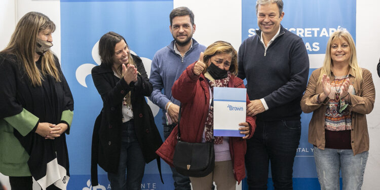 Familias de Solano recibieron subsidios para mejorar habitacionales