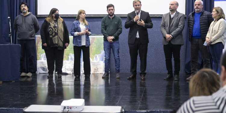 En el «Día Nacional del Libro» relanzaron el programa municipal de alfabetización