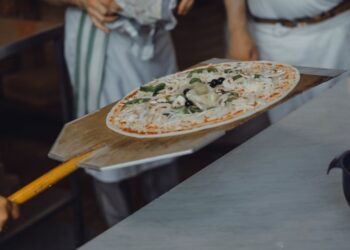 Burzaco: inscriben a curso de pizzero y rotisero con cupos limitados