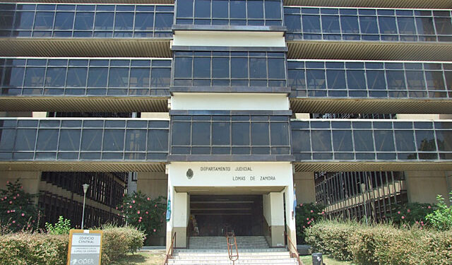 Lo iban a juzgar por matar a un vecino de Temperley pero postergan el juicio porque está «estresado»