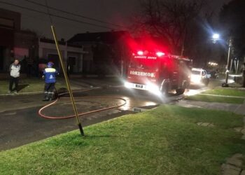 Adrogué: una vivienda reportó una pérdida de gas y los Bomberos acudieron al rescate