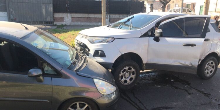 Calzada: en contramano, chocó dos autos y casi provoca una tragedia