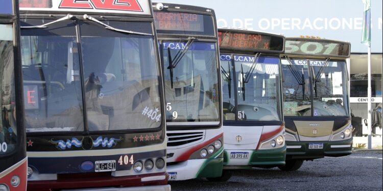 Anunciaron un paro de colectivos para el próximo martes