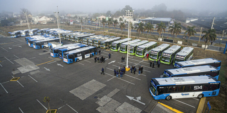 Presentaron unidades cero kilómetro para las líneas locales de colectivos