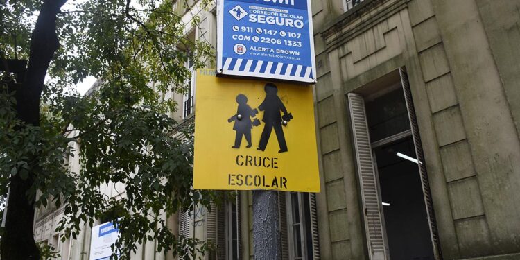 El municipio potencia los corredores seguros en las escuelas de Brown