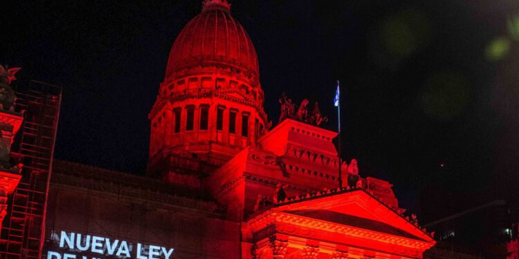 Argentina tiene nueva ley integral de VIH