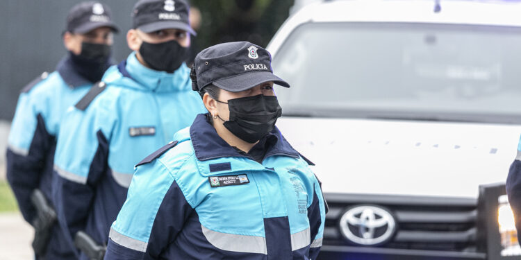 Convocan a la inscripción de conductores para móviles de la policía bonaerense