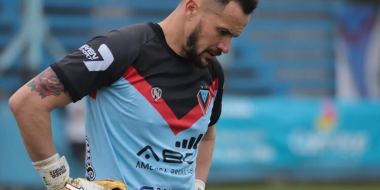 Brown perdió en Adrogué con el último del torneo y se preocupa