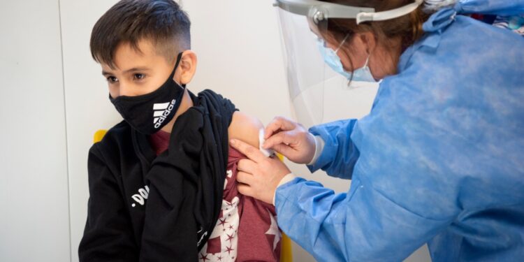 Desde 1 agosto se podrá iniciar la vacunación contra el Covid en niños de 6 meses a 3 años