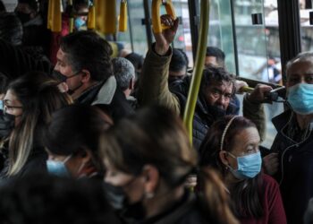 Cobran pero paran: otro reclamo de la patronal afectó a más de 100 líneas de colectivos del AMBA