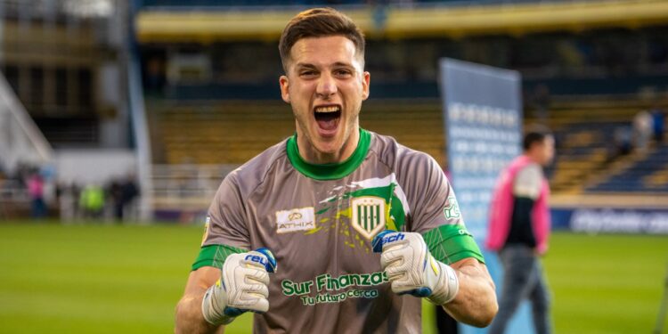 Banfield y Defensa se enfrentan por el ingreso a la Sudamericana
