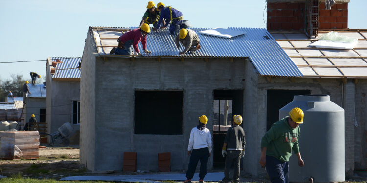 Inscriben en Brown al programa de créditos a tasa cero para refacción y ampliación de viviendas