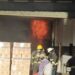 Se incendió una fábrica de galletitas en Lanús