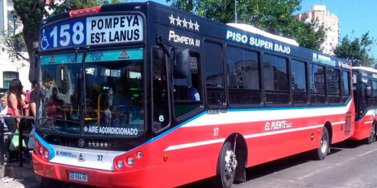 Paro de colectivos en Lanús: balearon a un chofer y varias líneas cortaron sus servicios
