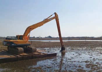 Empezó la obra de limpieza y recuperación de la laguna San Vicente