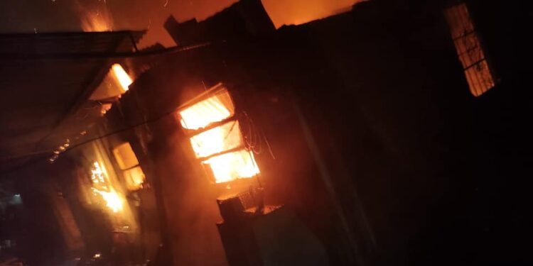 Solano: murieron una madre y sus dos hijos en el incendio de su casa