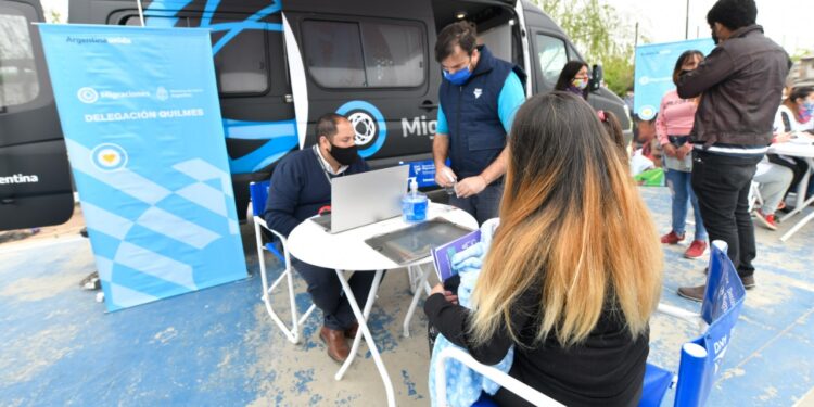 Operativo DNI en Malvinas Argentinas para vecinos y vecinas migrantes