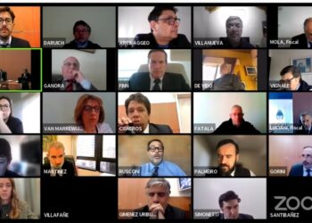 La defensa de Cristina denuncia «mala praxis» de la fiscalía y sigue exponiendo hoy