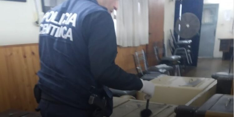 Robaron en el sindicato de municipales de Lanús y vandalizaron figuras de Perón y Evita