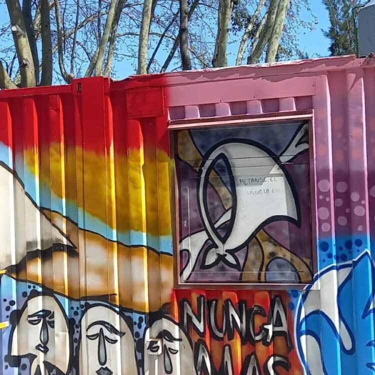 Vandalizaron los pañuelos de las Madres de Plaza de Mayo en el Espacio de la Memoria de Burzaco