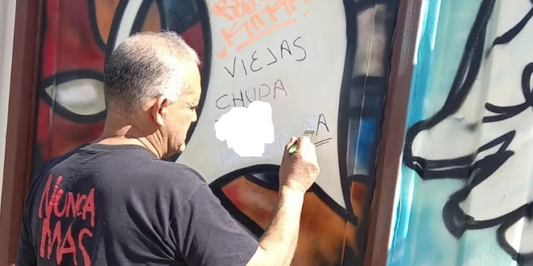 Vandalizaron los pañuelos de las Madres de Plaza de Mayo en el Espacio de la Memoria de Burzaco