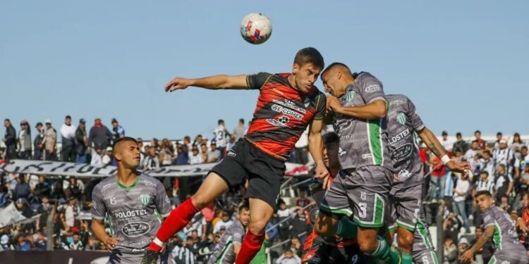 Claypole lo perdió en el final y Sanma cayó en Rosario