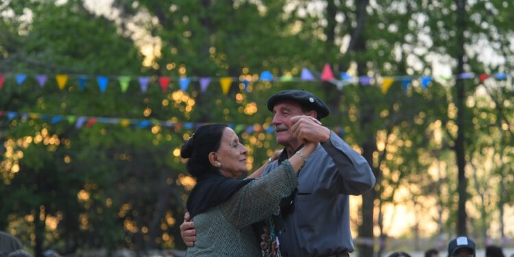 Buenos Aires celebra: gastronomía en Lobos, rock en Berazategui y salame en Mercedes
