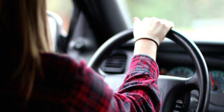 mujeres auto manejo