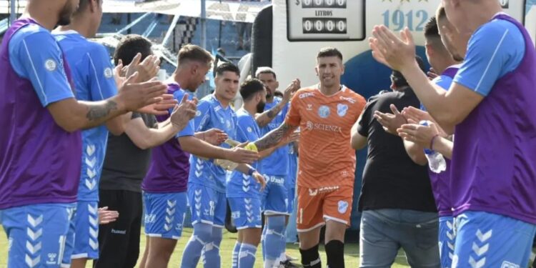 Crivelli se retiró de Temperley con un triunfo