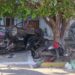 Lomas: se llevó puesto todo, volcó sobre la vereda y hay una herida grave