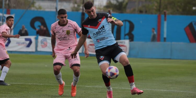 Brown cerró el torneo con un aburrido empate en Adrogué