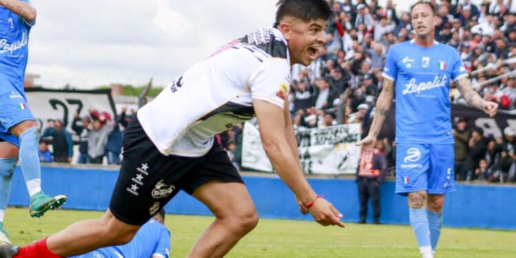 Claypole le ganó a Italiano y avanza en el Reducido con la ilusión del ascenso