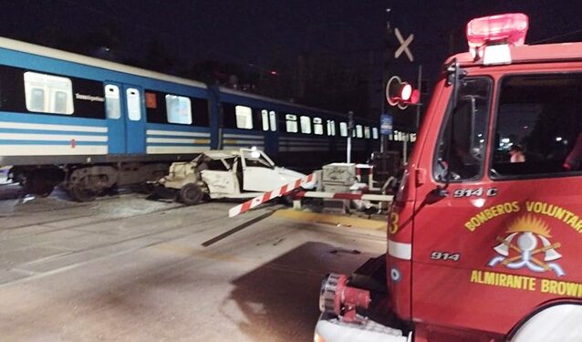 Longchamps: cruzó con la barrera baja y lo atropelló el tren