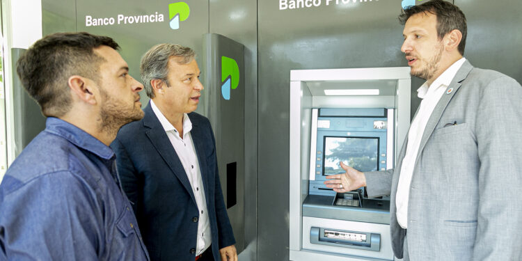 Inauguraron nuevos cajeros automáticos en Rivadavia, Solano y Don Orione