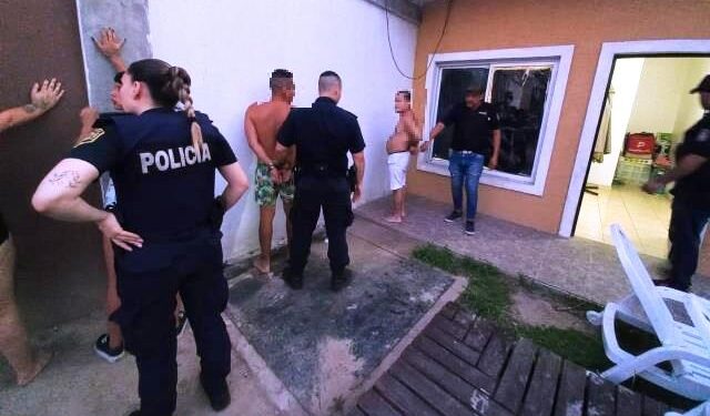 Detuvieron a dos sujetos por drogar y abusar de una joven de 17 años en Burzaco