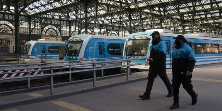El Gobierno sancionará a los sindicatos que hicieron el paro de trenes